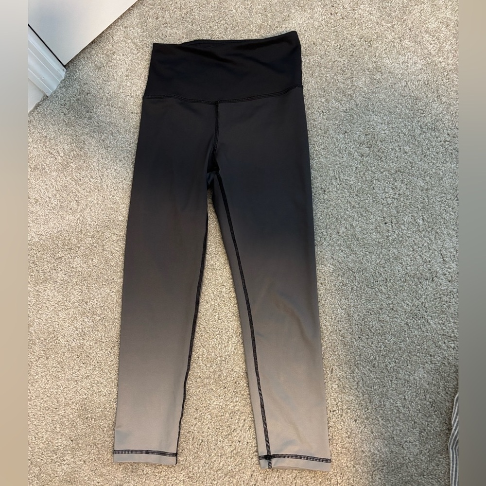 Gottex Black and Gray Gradient Leggings